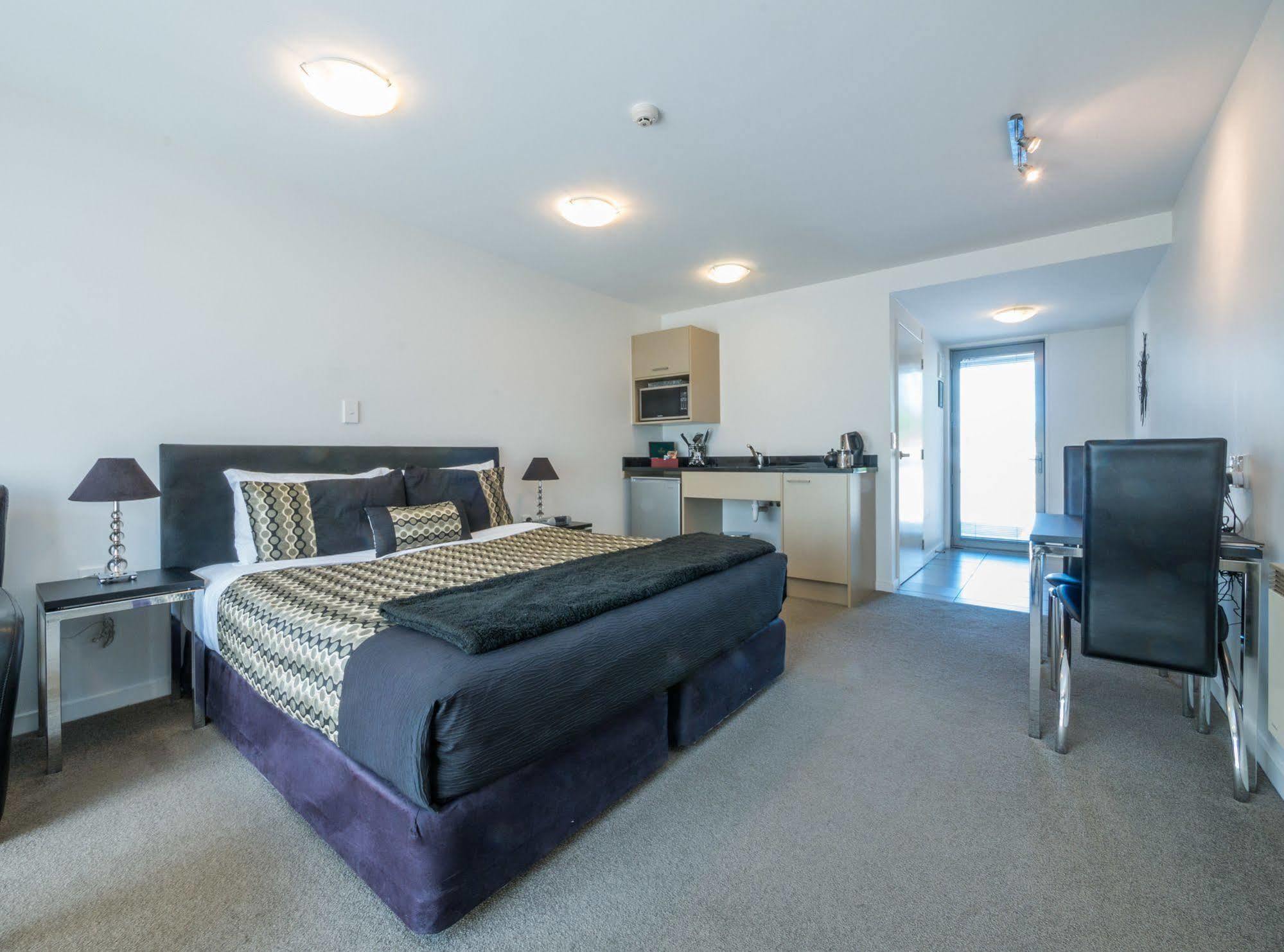 Bellano Motel Suites Christchurch Exterior foto Studio apartment